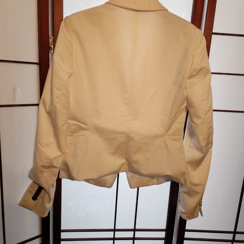 Blazer - Picture 6 of 7